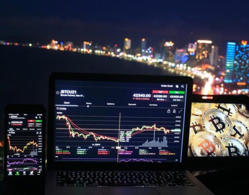 Psychology of Crypto Investing – Avoiding FOMO and Panic Selling trading, investing, stocks, options, dow, nasdaq, downtown, profit, tesla, bitcoin, blockchain, nft, crypto, seascape, nature, gme, gamestop, amc, speculation, crash, market, rich, tesla, nft, nft, nft, nft, nft, crypto